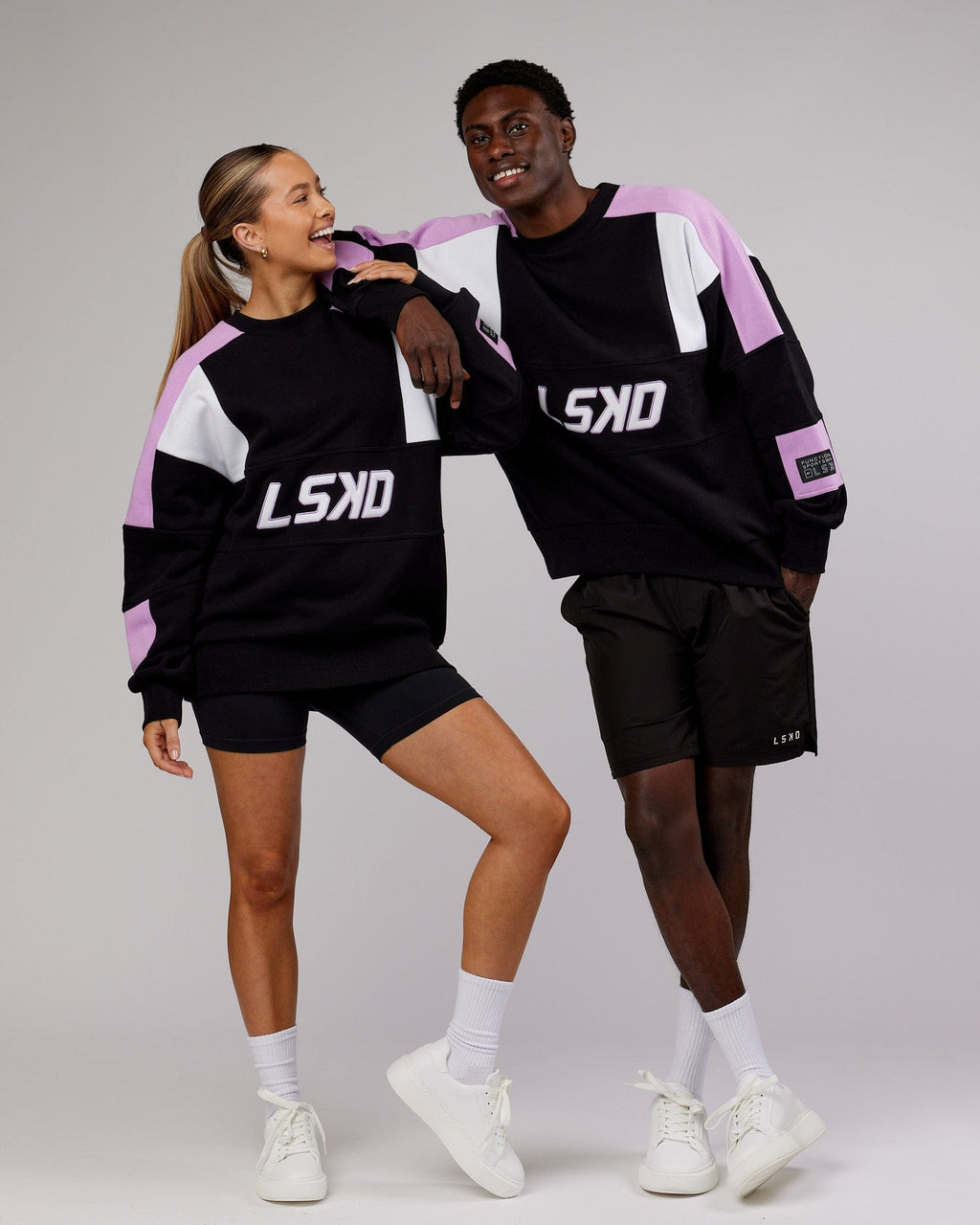 Model wearing Unisex Slam Sweater Oversize - Black-Lilac
