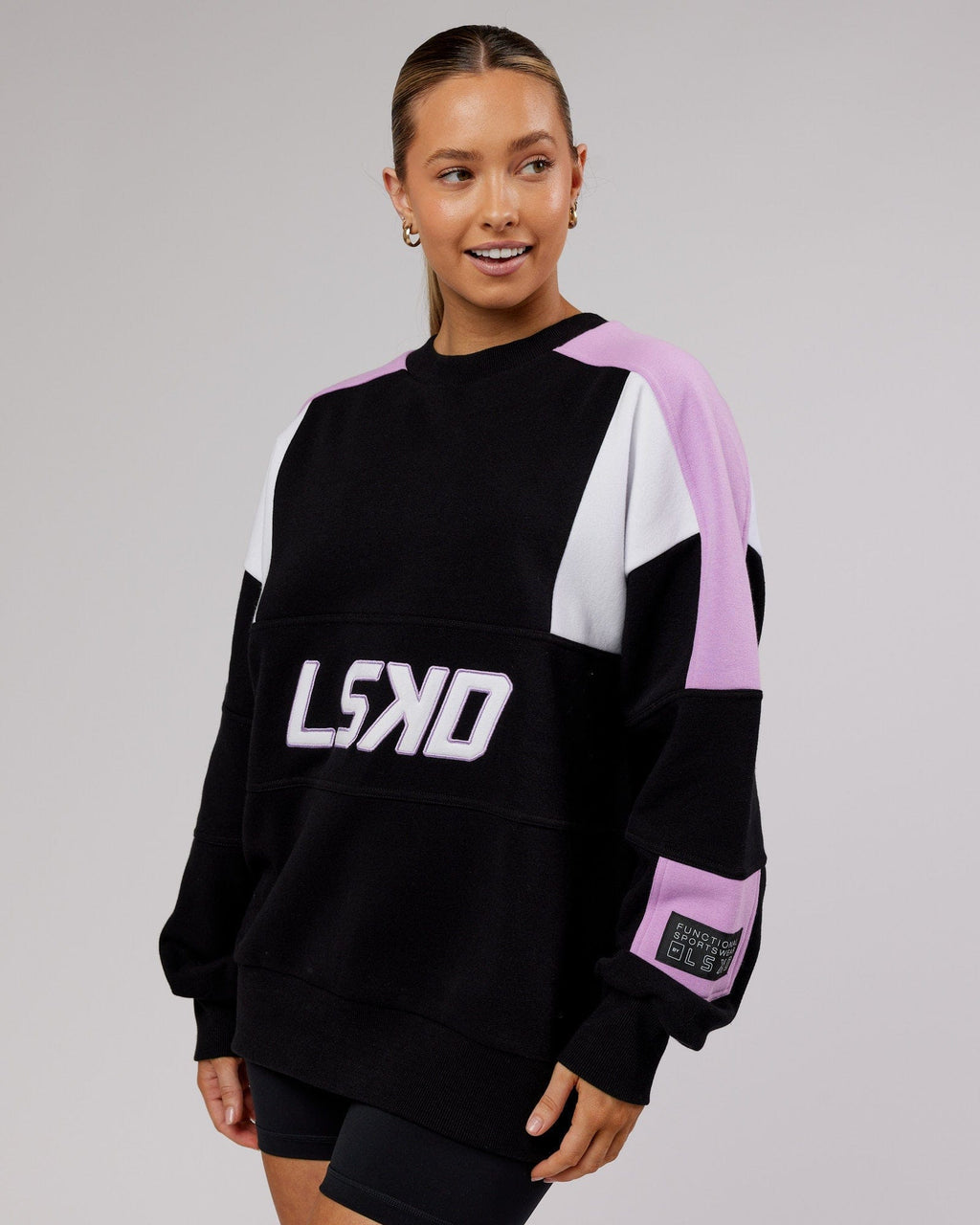 Model wearing Unisex Slam Sweater Oversize - Black-Lilac
