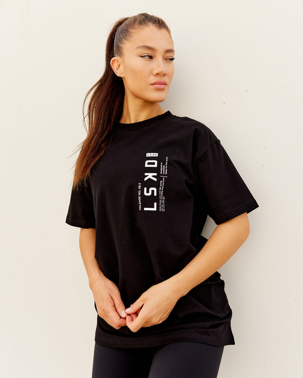 Model wearing Upright FLXCotton Tee Oversize - Black