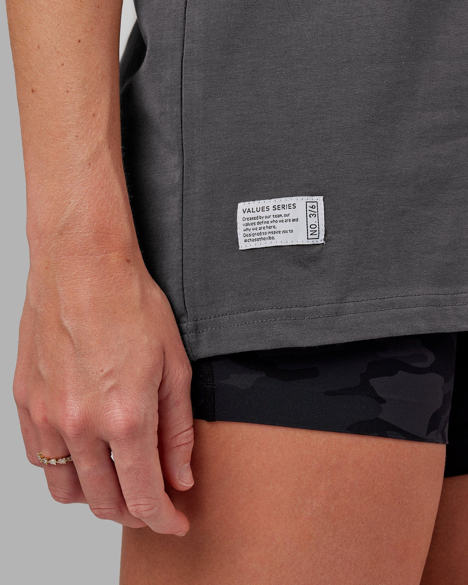 Model wearing Unisex VS3 FLXCotton Tee Oversize - Asphalt-Purple