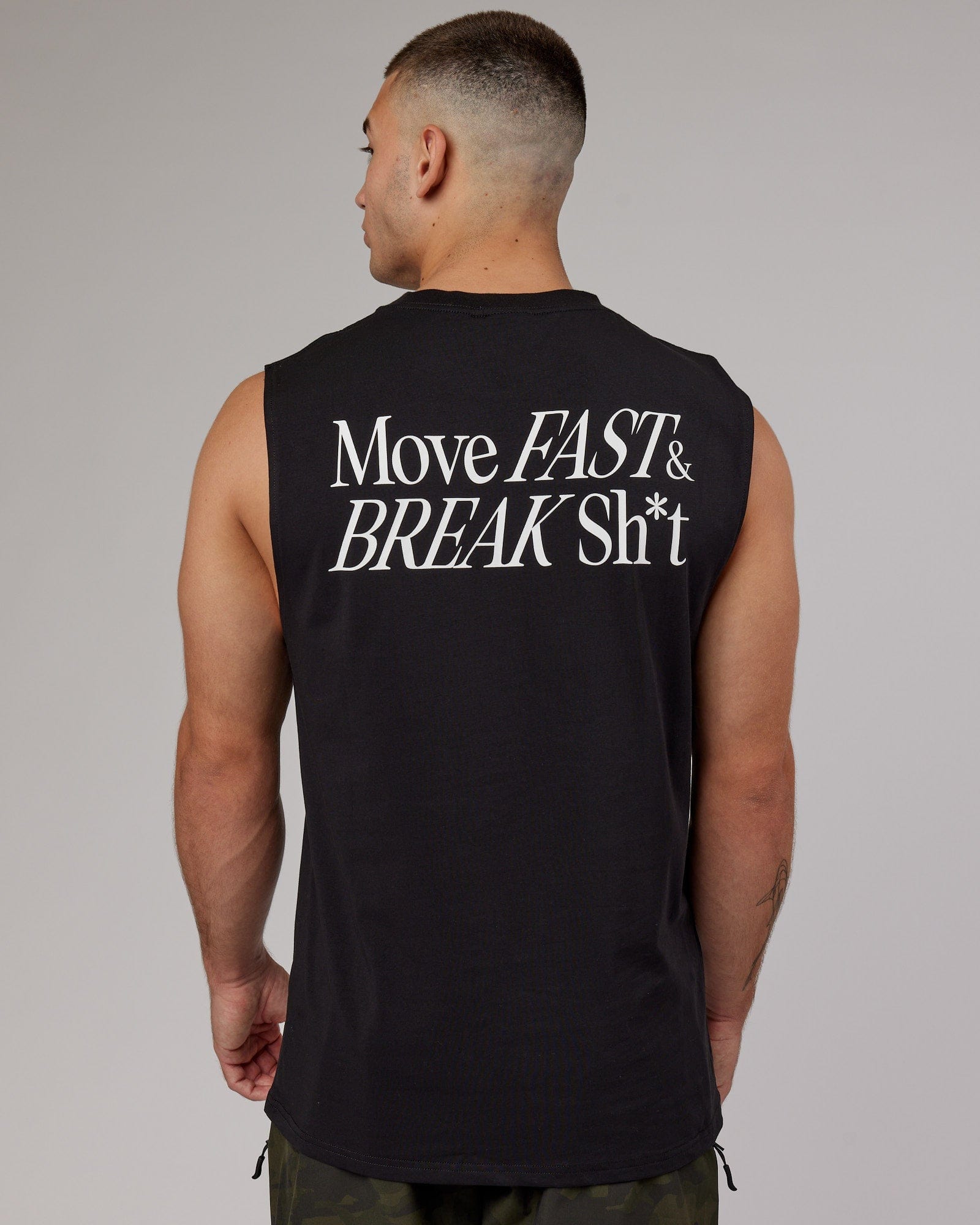 Model wearing VS5 FLXCotton Tank Oversize - Black