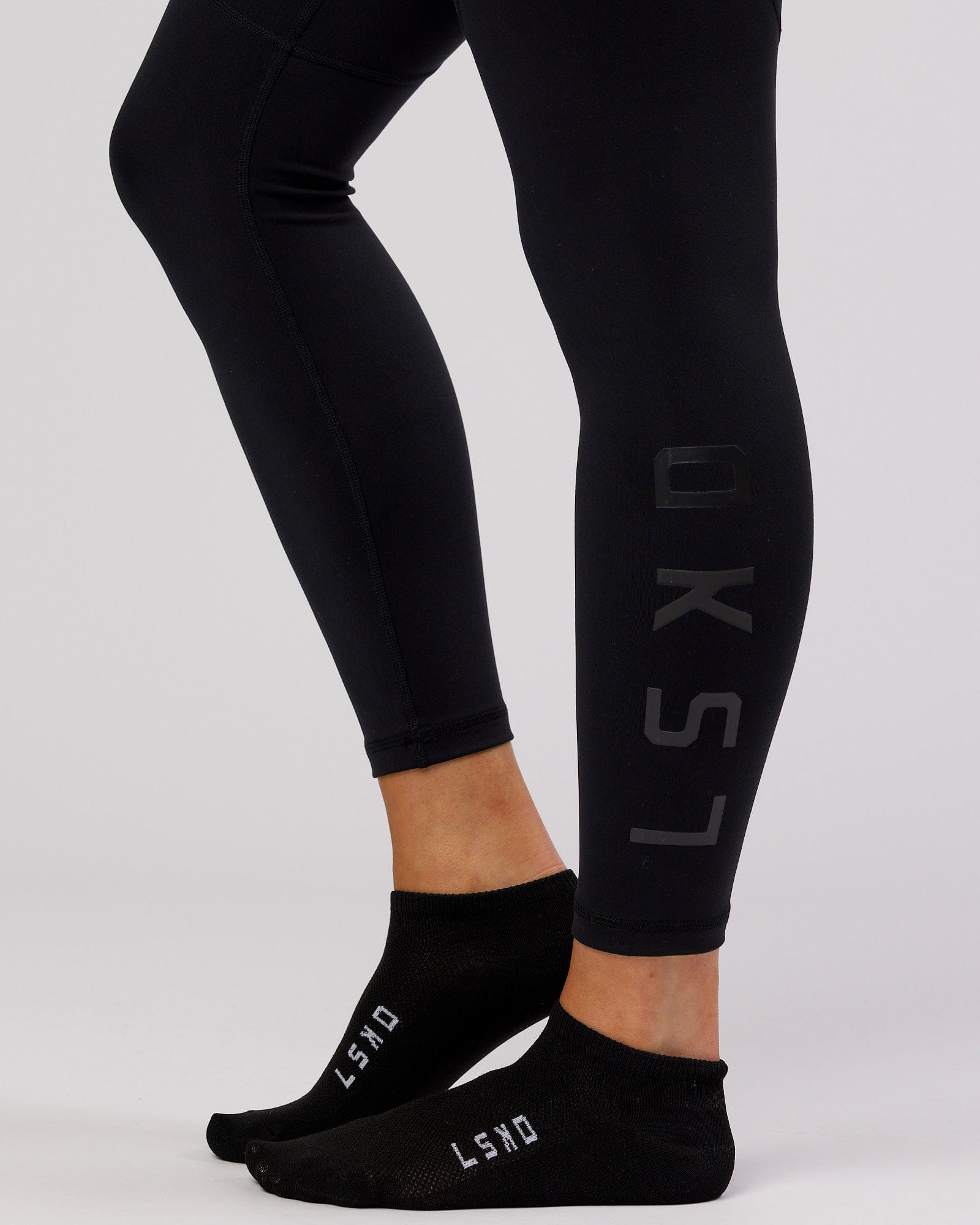 Model wearing Womens 3 Pack Covert Ankle Sock - Black
